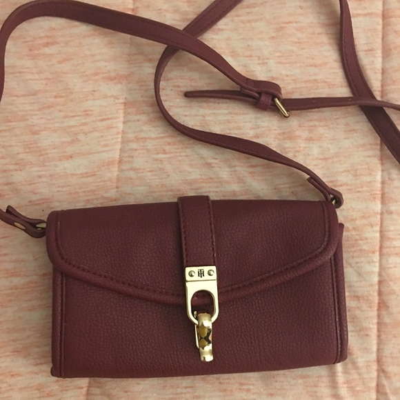 Tommy Hilfiger Handbags - Tommy Hilfiger crossbody women’s bag